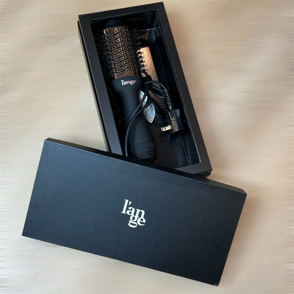 LANGE HAIR Le Volume Titanium Blow Dryer Brush, Frizz Control Volumizing Blowout